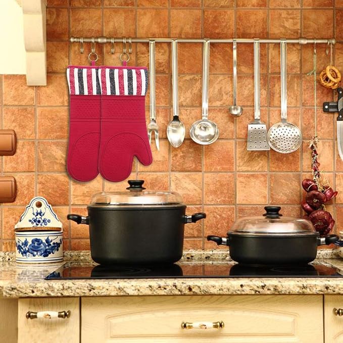 Heat Resistant 550 Degree Oven mitt, Silicone Oven Hot Mitts - 1 Pair | Extra Long Professional Baking Oven Gloves - Food Safe,Pot Holders Cooking,Grilling,Kitchen (Red Mittens)