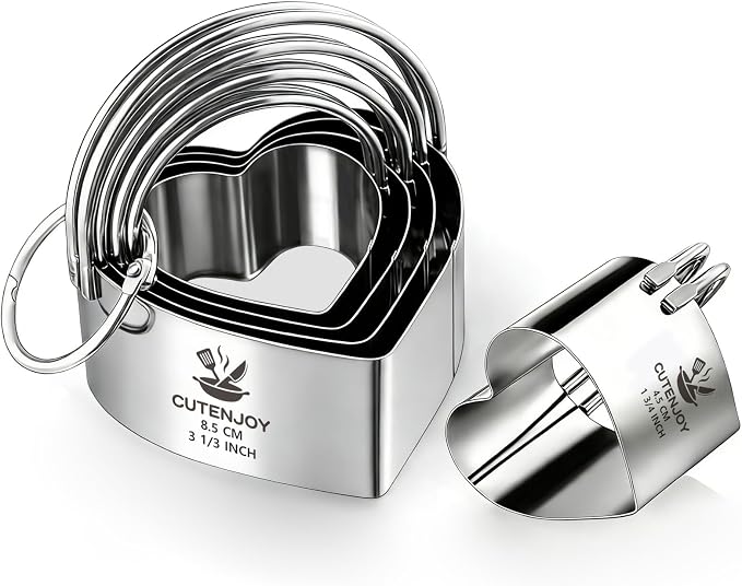 Heart Cookie Cutters, 5 Piece Biscuit Cutters with Handle | Professional Stainless Steel Baking Essential Tools for Valentine's Day, Sandwiches and Heart-Shaped Cookies