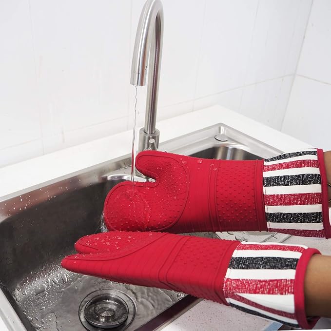 Heat Resistant 550 Degree Oven mitt, Silicone Oven Hot Mitts - 1 Pair | Extra Long Professional Baking Oven Gloves - Food Safe,Pot Holders Cooking,Grilling,Kitchen (Red Mittens)