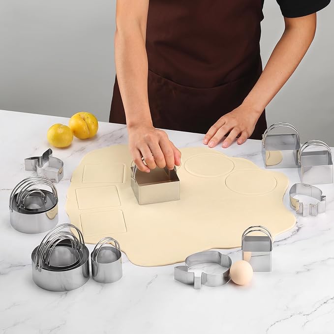 4 Pieces Square Cookie Cutters, Stainless Steel Biscuit Cutter with Handle | 2 inch, 2.25 inch, 2.75 inch, 3.15 inch, Comfortable Grip, Professional Baking Dough Cutter Tools for Biscuits, Thick Dough