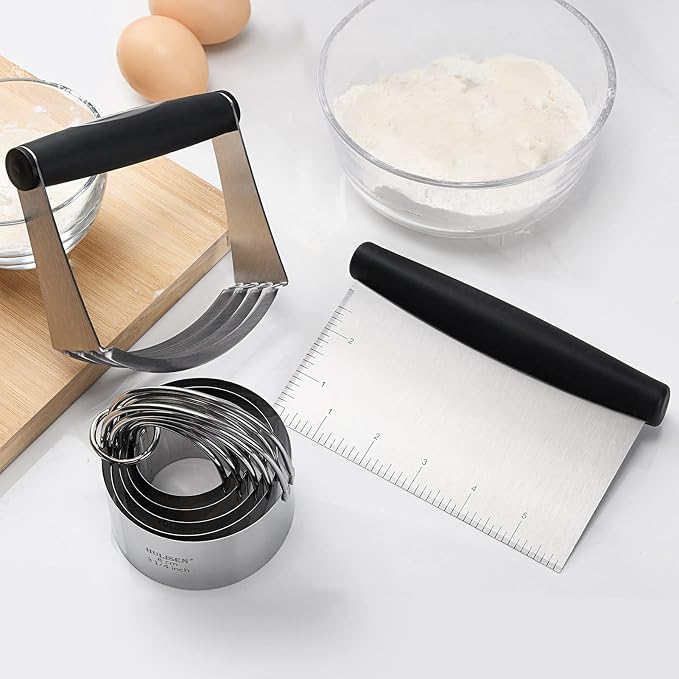 HULISEN 5-Pc Biscuit Cutter Set with Handle, Pastry Scraper, Dough Blender | Stainless Steel, Dishwasher Safe, Etched inch/cm Markings, Gift Package, Ergonomic Rubber Grip, Professional Baking Tools