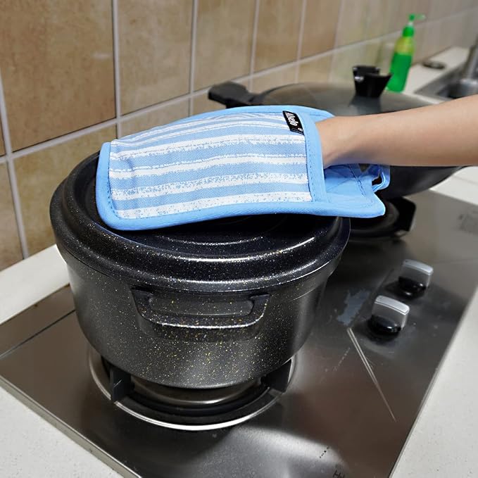 Alselo Silicone Pot Holders Set of 3 Heat Resistant & Non Slip Potholders | Professional Oven Hot Pads with Pockets Mitts for Kitchen Cooking Baking Barbecue (Blue, 3)