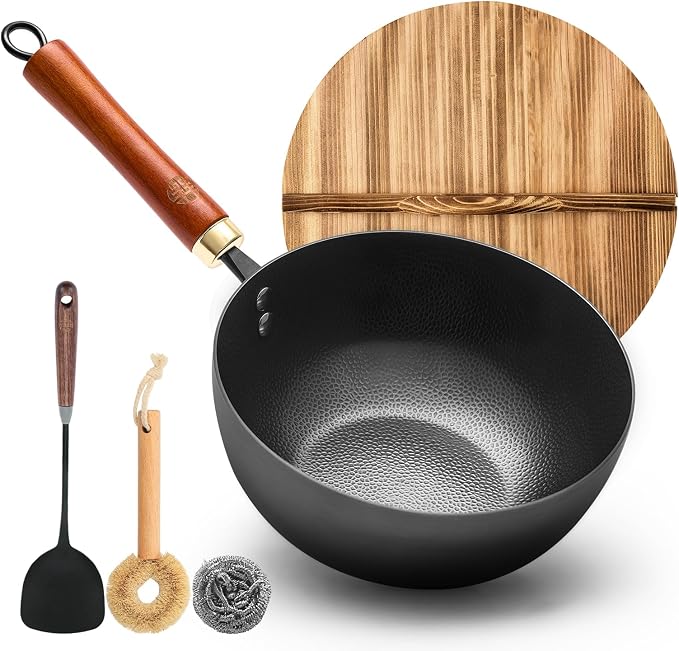 WANGYUANJI 8.7 Inch Carbon Steel Mini Wok with Wooden Lid, Flat Bottom Wok | Uncoated Stir Fry Pan with Detachable Handle for Ramen, 2.2 Qt Small Wok Pan for 1–2 People, Deep Frying, Gas & Induction