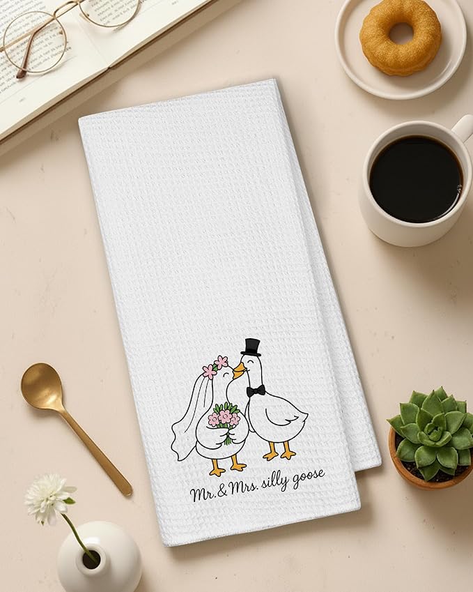 Funny Bride and Groom Goose Kitchen Towels, Wedding Newlyweds Gifts for Couples Dish Tea Towels for Kitchen Decor, Just Married Gifts Decorative Hand Towel for Bathroom, 16x24 Inch