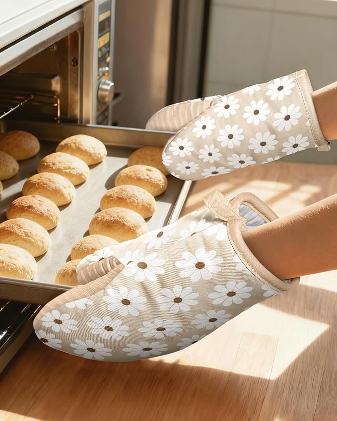 100% Thick Cotton Mini Oven Mitts Silicone Grip Daisy Gingham | Elegant Classic Oven Mitts for Women, Machine Washable, Non-Slip, Reversible Design Fits Both Hands, Stylish Kitchen Decor