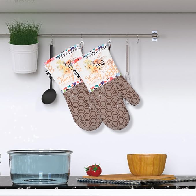 Alselo Oven Mitts 1 Pair, Silicone Printed Kitchen Mittens,7"x13.5" | Heat Resistant & Non-Slip Oven Gloves, Fashion Animal Design with Soft Quilted Cotton Lining for Baking Cooking BBQ (Khaki 2)