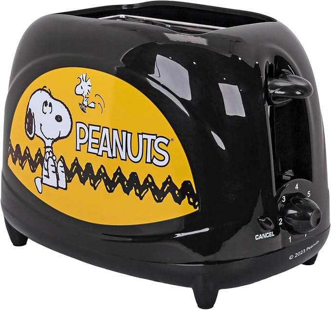 Uncanny Brands Peanuts Snoopy Two-Slice Toaster- Toasts Your Favorite Beagle On Your Toast