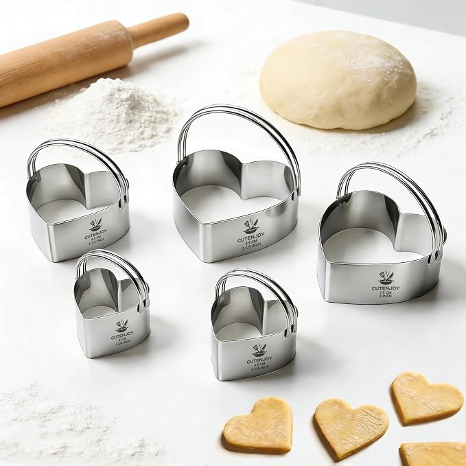 Heart Cookie Cutters, 5 Piece Biscuit Cutters with Handle | Professional Stainless Steel Baking Essential Tools for Valentine's Day, Sandwiches and Heart-Shaped Cookies