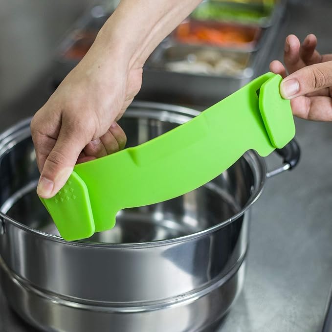 AUOON Clip On Strainer for Pots, Standard 8.86 x 3.55 in, Green | Food-grade Silicone, Fits Pots Pans Bowls, Dishwasher Safe, for Pasta Noodles Vegetable Fruits, Space-saving Kitchen Gadget