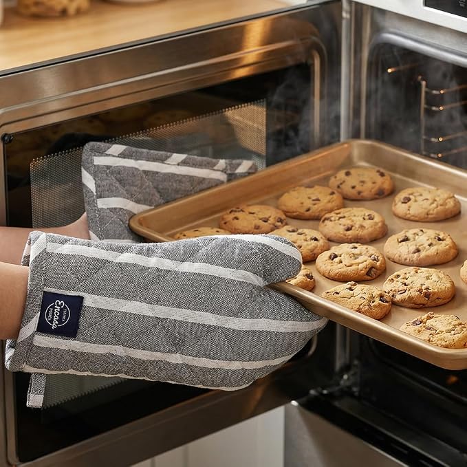 Encasa XO Oven Mitts and Pot Holders Set, Heat Resistant Cotton | Roma Grey Stripes, Diamond Quilted | Non-Slip Grip | Microwave & Oven Safe | Hanging Loop | Machine Washable | Set of 2