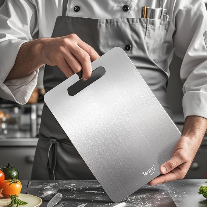 2 Pack Titanium Cutting Board-100% Pure Titanium Cutting Boards For Kitche,Easy to clean,Double-sided food-grade Cutting Board For Cutting Meats, Fruits And Vegetables（M+L）