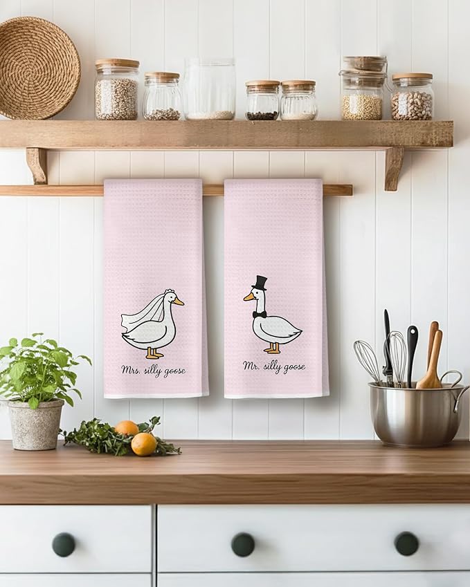 Funny Mr and Mrs Silly Goose Pink Kitchen Towels Set of 2, Wedding Gifts for Couples Newlyweds Dish Tea Towel for Kitchen Decor, Just Married Gifts Decorative Hand Towels for Bathroom, 16x24 Inch
