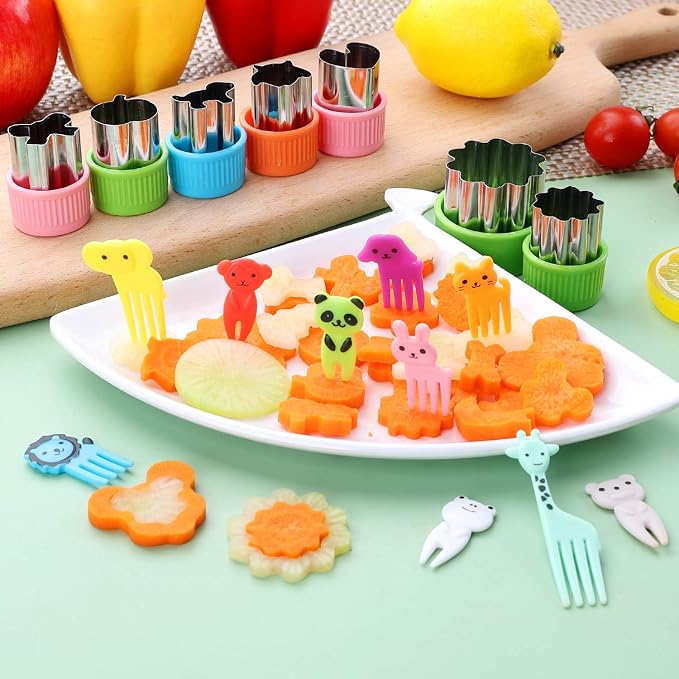 CECEAOAIME 24 pcs Cookie Cutters Fruit Cutter Set Vegetable Stamps Mold
