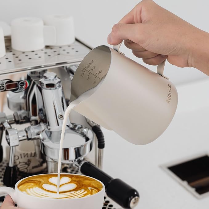 Milk Frothing Pitcher, 600ml/20oz Steaming Pitchers Stainless Steel Milk Coffee Cappuccino Latte Art Barista Steam Pitchers Milk Jug Cup with Decorating Art Pen, Matte White