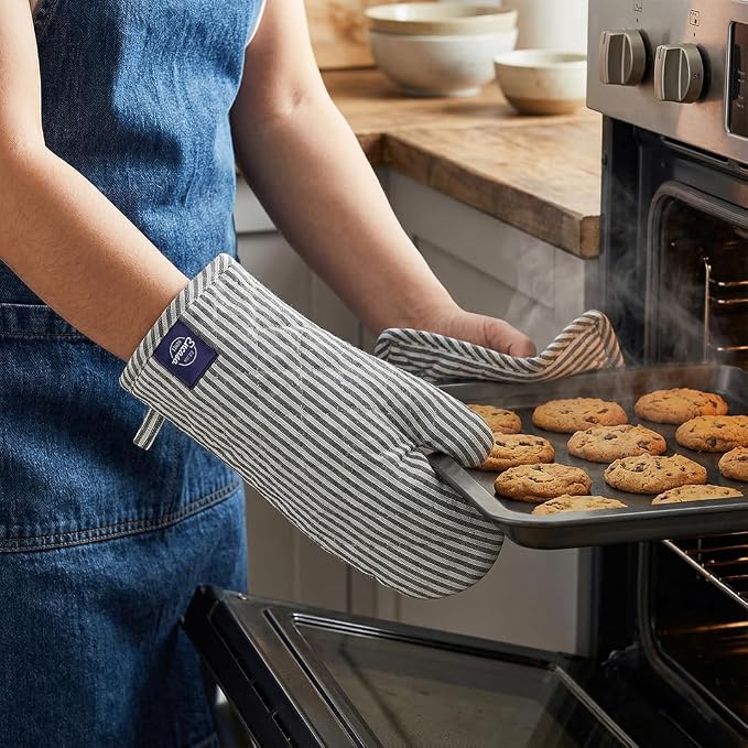 Encasa XO Oven Mitts and Pot Holders Set, Heat Resistant Cotton | Ticking Black, Diamond Quilted | Non-Slip Grip | Microwave & Oven Safe | Hanging Loop | Machine Washable | Set of 2