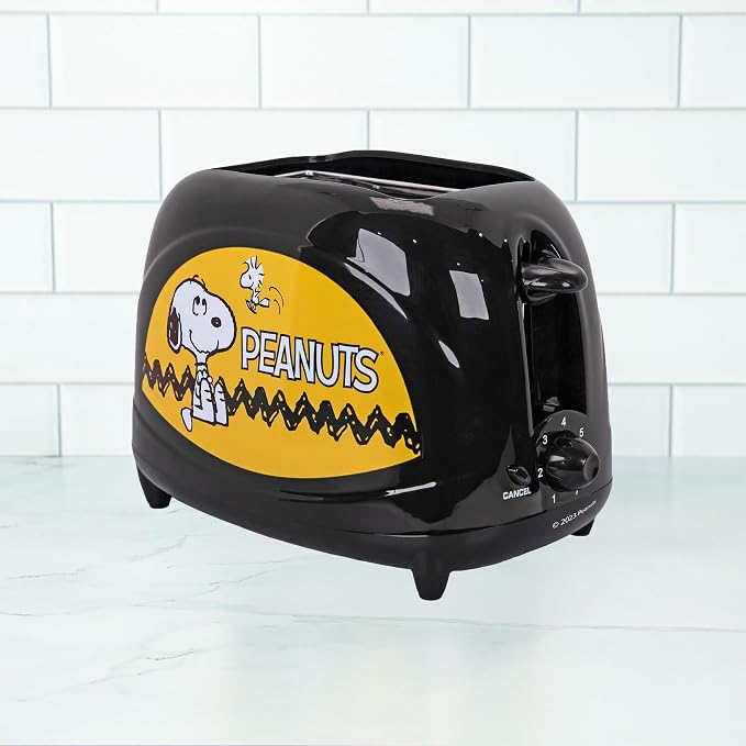 Uncanny Brands Peanuts Snoopy Two-Slice Toaster- Toasts Your Favorite Beagle On Your Toast