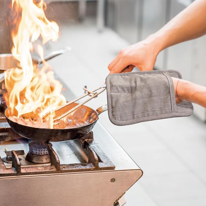Pot Holders Yarn-Dyed Set of 3 Non Slip Silicone Kitchen Lines | Heat Resistant 500℉ Kitchen Gloves BBQ Cooking Baking Women Men Cooking Barbecue Microwave Machine Washable (Khaki potholder)