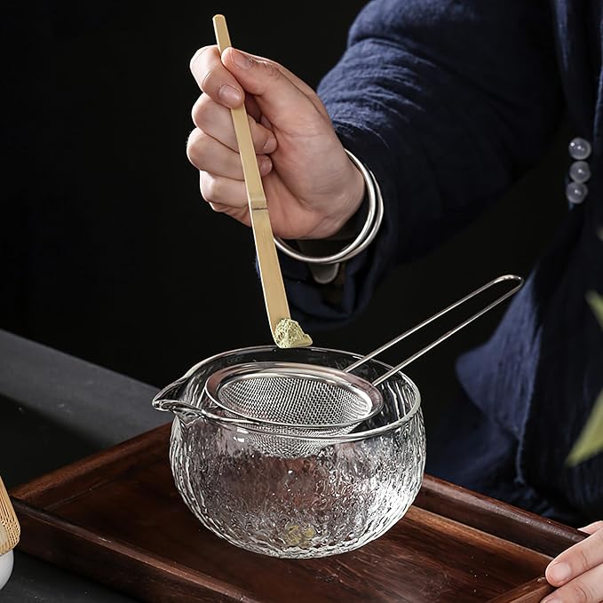 Matcha Bowl and Whisk Holder Set, Glass Matcha Bowl with Spout, Ceremonial Mixing Chawan, Clear Traditional Japanese Matcha Kit for Tea/Matcha Powder/Soup - Hammer Pattern
