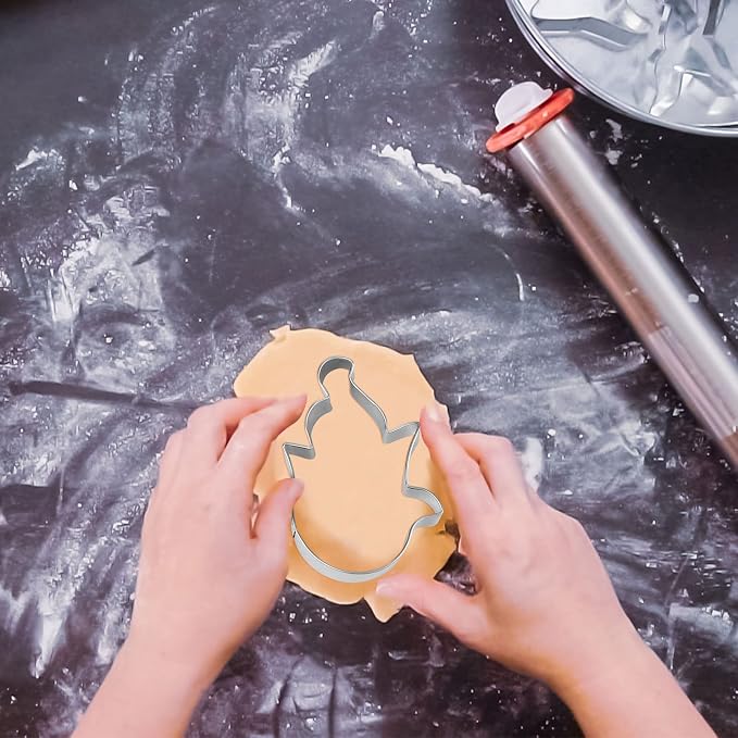 6 Pieces Truck Cookie Cutters Truck Party Favors Vintage Cookie Cutter Metal Mold Kids Birthday Game Gift for Home Baking Biscuit Party Supplies Kitchen