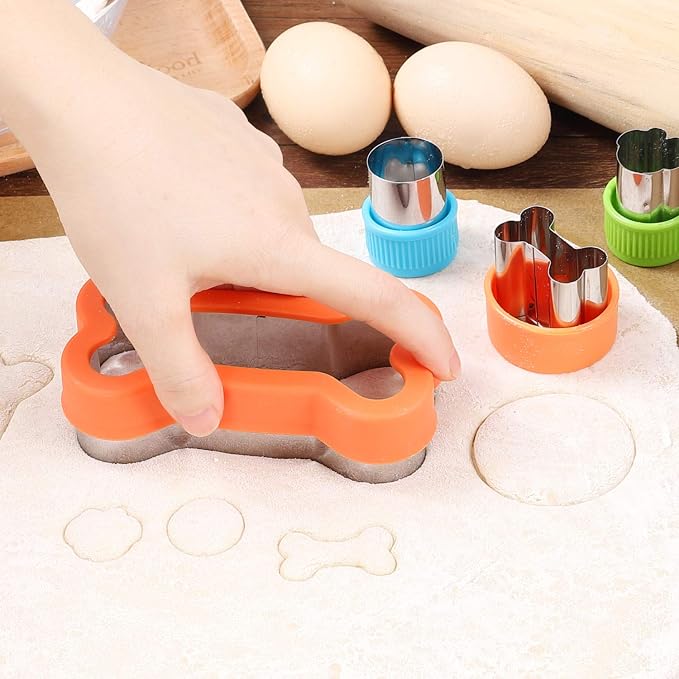 CECEAOAIME 11 Pcs Dog Bone Cookie Cutter Set Round Biscuit Cutters