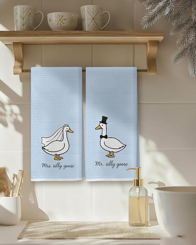 Funny Mr and Mrs Goose Blue Kitchen Towels 16x24 Inch, Wedding Gifts for Couples Newlyweds Dish Tea Towels for Kitchen Decor, Just Married Gifts Decorative Hand Towel for Bathroom, Set of 2
