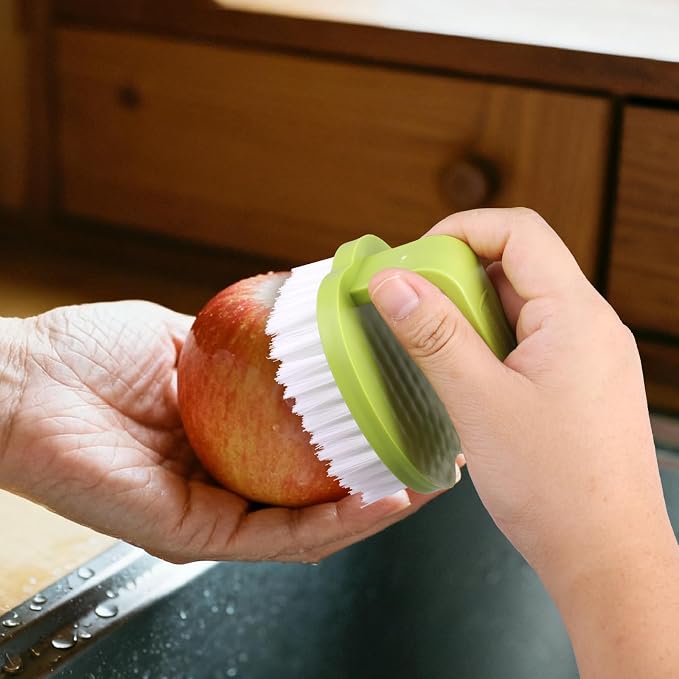 2pcs Vegetable Scrubber Brushes, 8x7x6.5cm/3.15x2.76x2.56in PP Material Fruit and Veggie Brush with Stiff Bristles and Handle for Potatoes Carrots & Fruits (Red & Green)