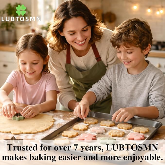 LUBTOSMN 7 Piece Dinosaur Cookie Cutters Set, Silicone Rim Baking Set | Dishwasher-safe stainless steel cutters for cookies, fondant, sandwiches, dinosaur parties and home baking treats