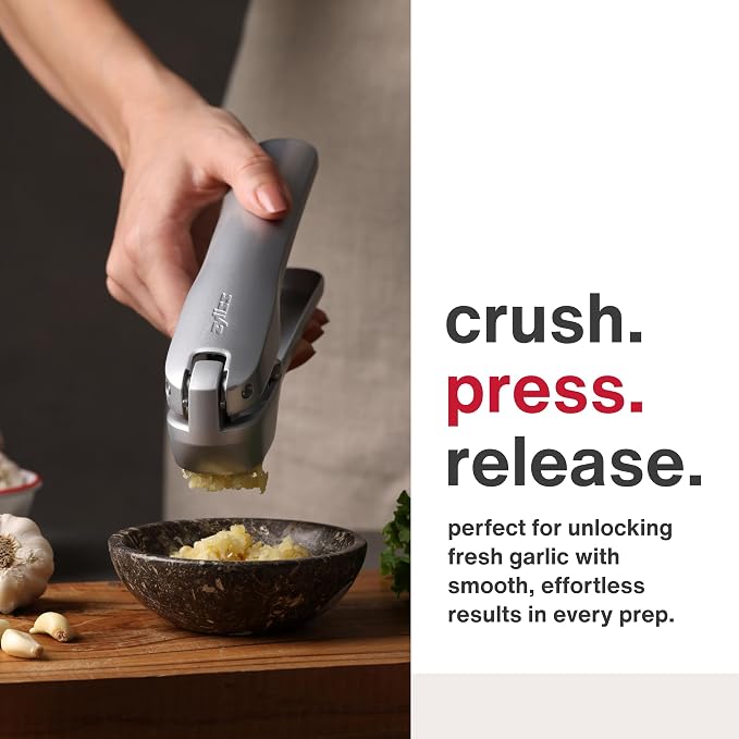 Zyliss Susi 4 Garlic Press - Garlic Crusher for Efficient Mincing - Odor-Free Hands - Large Chamber Made of Durable Stainless Steel - Mess-Free Kitchen Gadget - PFAS-Free Non-Stick Coating - Silver