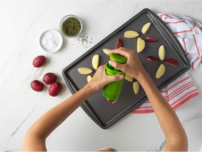 GoodCook Everyday Fruit & Veggie Divider - Quarters Smaller Fruits and Vegetables, Ideal for Meal-Prep and Sheet Pan Meals, Safe and Mess-Free Slicing