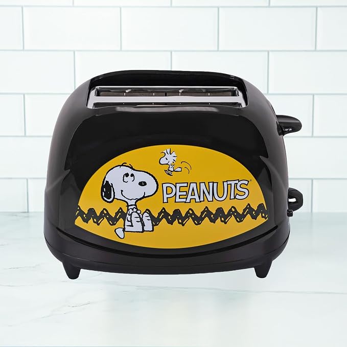 Uncanny Brands Peanuts Snoopy Two-Slice Toaster- Toasts Your Favorite Beagle On Your Toast