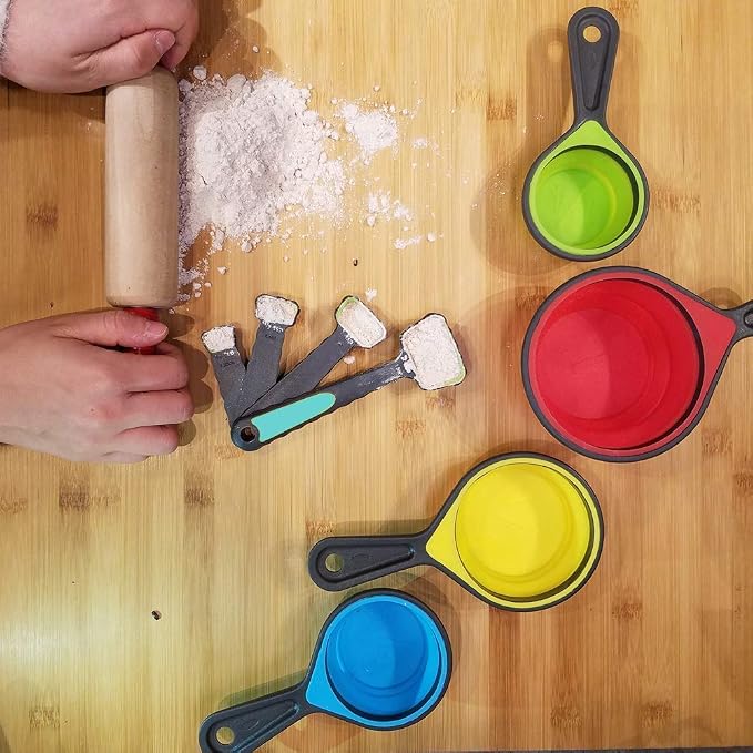 SOLIFEGOBLE Collapsible Measuring Cups and Spoons, Portable Measuring Cup，Food Grade Silicone for Liquid & Dry Measuring, 8 Piece Kitchen Measuring Tool