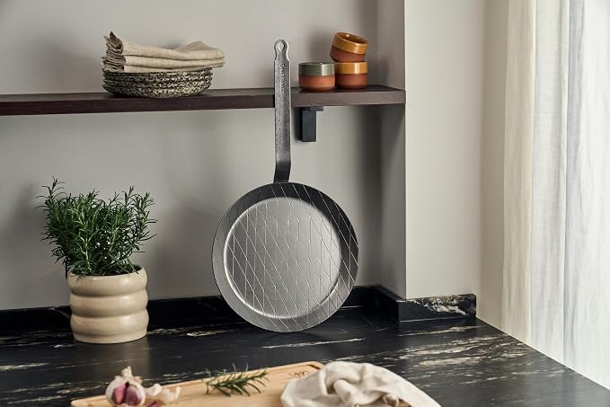 ZWILLING Forged 9.5-Inch Carbon Steel Frying Pan, PFAS-Free Pre-Seasoned Frying Pan, Induction Compatible Skillet, Oven Safe Carbon Steel Cookware