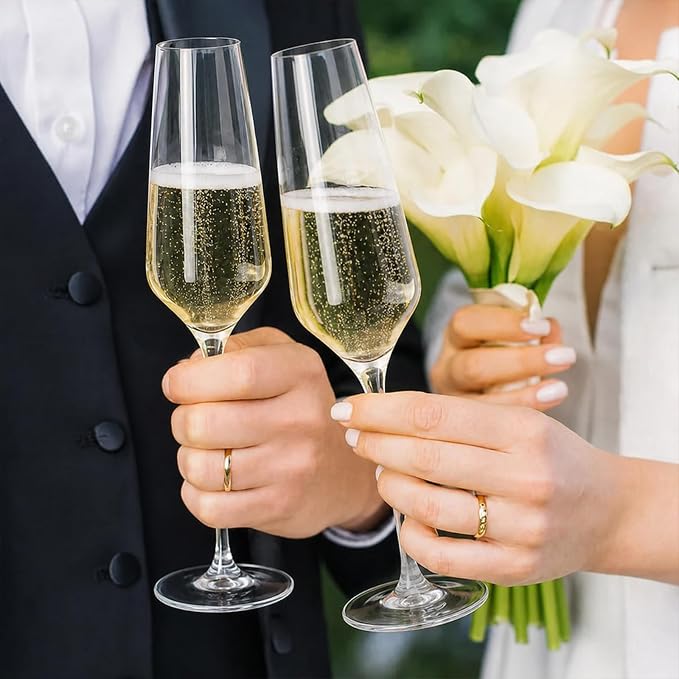Plastic Champagne Flutes Set of 4 (8oz) |Reusable Plastic Champagne Glasses |100% Tritan & BPA Free |Dishwasher Safe| Awesome For Pool, Beach, Travel, Pool, Camping, Beach, Picnic, Everyday Use.