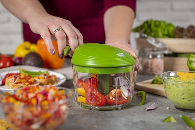 Kuhn Rikon Pull Chop, Vegetable Chopper with Stainless Steel Blades, Food Chopper with Non-Slip Base, Easy to Use Fruit Cutter and Onion Chopper, Essential Kitchen Accessories 650ml - 3 Year Guarantee