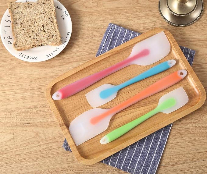 HiramWare Silicone Spatula Set of 4 - Heat Resistant Flexible Spatula 450F with Stainless Steel Core - Food Grade Premium Good Grip Kitchen Utensils - Seamless, Heavy Duty, BPA Free, Dishwasher Safe