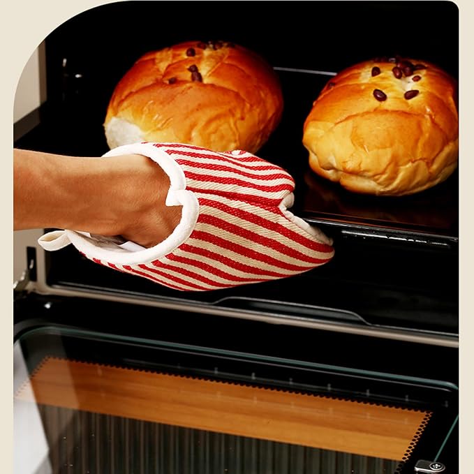 Mini Oven Mitts, Kitchen Oven Gloves Kitchen Mittens 500 Degrees Heat Resistant Baking Gloves with Hanging Loops Hot Gloves for Cooking, Baking (red)