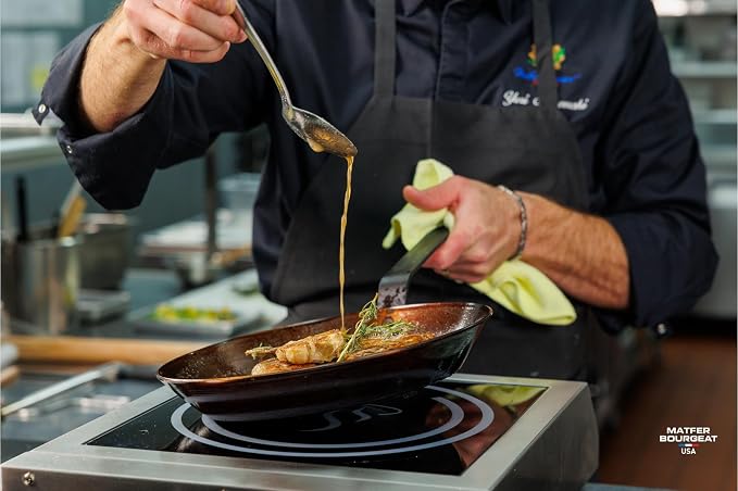 Matfer Bourgeat Black Carbon Steel Frying Pan, 10 1/8"