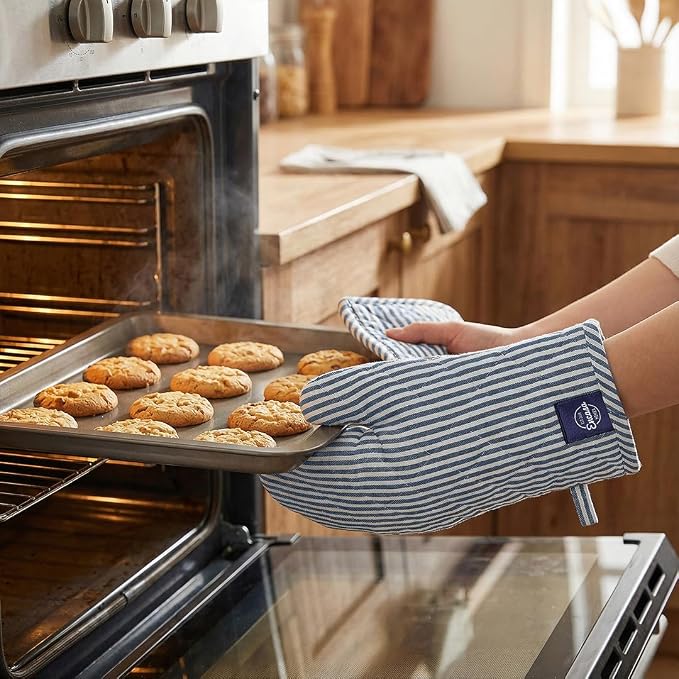 Encasa XO Oven Mitts and Pot Holders Set, Heat Resistant Cotton | Ticking Navy Blue, Diamond Quilted | Non-Slip Grip | Microwave & Oven Safe | Hanging Loop | Machine Washable | Set of 2