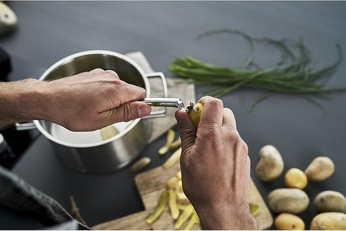 ZWILLING Pro Tools Swivel Peeler