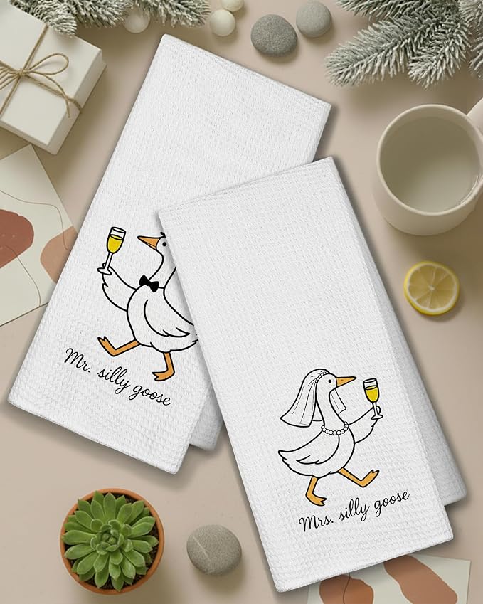 Funny Bride and Groom Goose Kitchen Towels, Wedding Newlyweds Gifts for Couples Dish Tea Towels for Kitchen Decor, Just Married Gifts Decorative Hand Towel for Bathroom, 16x24 Inch Set of 2