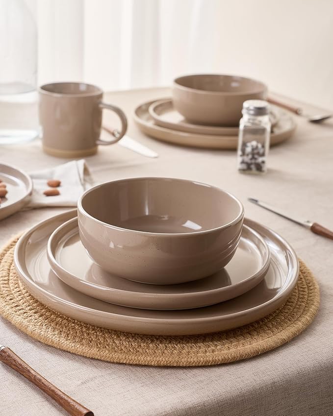 Famiware Milkyway 16-Piece Dinnerware Set with Mugs, Cinnamon Brown | Stoneware Plates and Bowls for 4, Dishes Set for Everyday/Formal Use, Microwave/Dishwasher Safe, Chip/Scratch Resistant