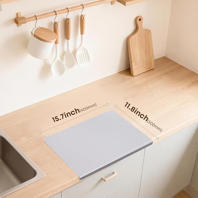 Stainless Steel Cutting Board, 15" x 11" Chopping Board for Kitchen, Metal Cutting Board with Lip & Non-Slip Pad, Easy to Clean, 40 x 30 cm