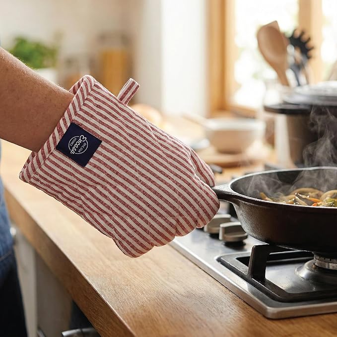 Encasa XO Oven Mitts and Pot Holders Set, Heat Resistant Cotton | Ticking Red, Diamond Quilted | Non-Slip Grip | Microwave & Oven Safe | Hanging Loop | Machine Washable | Set of 2