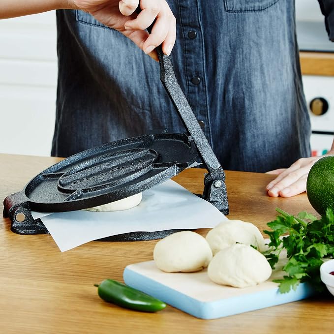 Uno Casa Cast Iron Tortilla Press 8 Inch - Bundle of Skillet for Roti / Comal Pan, Tawa / Dosa Pan Pataconera, Comales para Tortillas