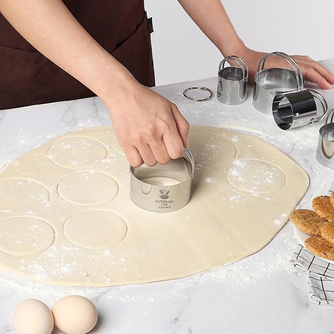 6 Pcs Large Cookie Cutters, Round Biscuit Cutter Set with Handle | (2-3.9 Inch) Dishwasher-Safe, Comfortable Grip, Professional Baking Dough Cutter Tools for Thick Dough, Biscuits & Fondant