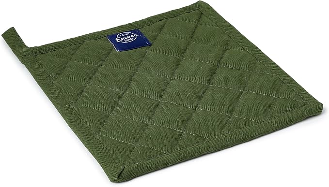 Encasa XO Pot Holders, Quilted Kitchen Hot Pads 8"x8" Leaf Green | 100% Heavyweight Cotton | Quilted Insulation | Multipurpose Trivets & Hot Pads | Hanging Loop | Set of 2