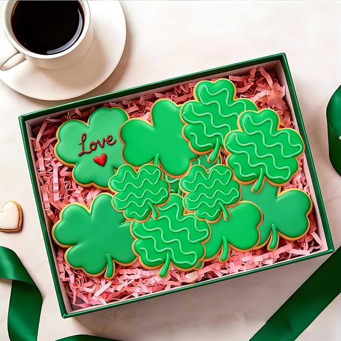 Shamrock Cookie Cutter, 3Pieces Shamrock Cookie Cutters for St. Patrick's Day, Stainless Steel Clover Shaped Molds Fondant Biscuit Fruit Cutters for St. Patrick's Day Holiday Birthday Party Supplies