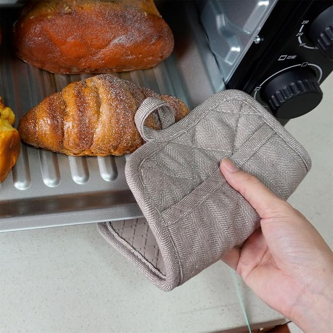Pot Holders Yarn-Dyed Set of 3 Non Slip Silicone Kitchen Lines | Heat Resistant 500℉ Kitchen Gloves BBQ Cooking Baking Women Men Cooking Barbecue Microwave Machine Washable (Khaki potholder)