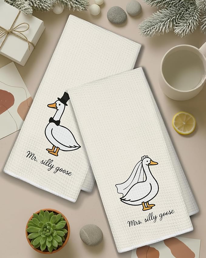 Funny Mr and Mrs Goose Beige Kitchen Towels 16x24 Inch, Wedding Gifts for Couples Newlyweds Dish Tea Towels for Kitchen Decor, Just Married Gifts Decorative Hand Towel for Bathroom, Set of 2