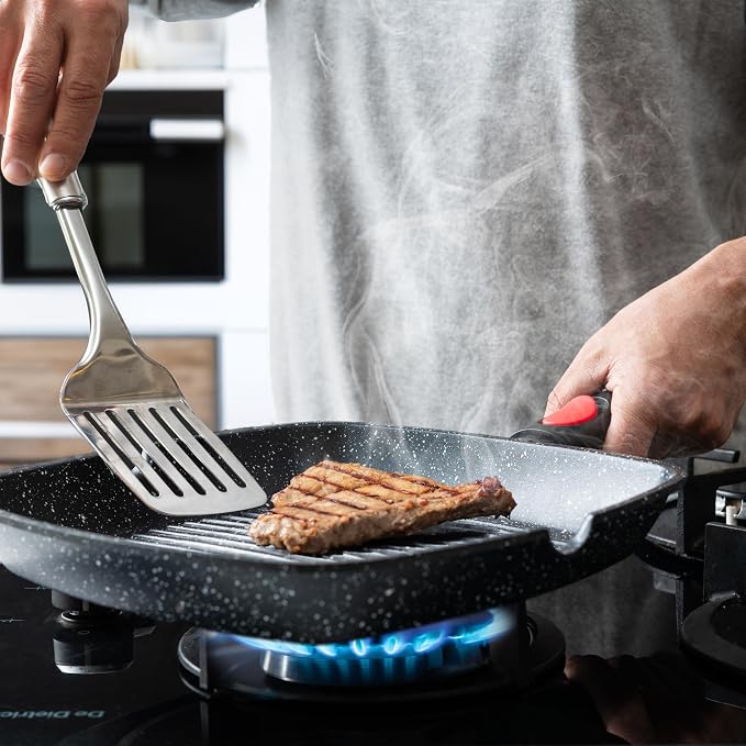 Moss & Stone Grill Pan for Indoor Cooking 11Inch Nonstick Square Grill Pan | RV Induction Griddle Pan with Removable Handle for Gas, Electric & Ceramic Stovetops, Oven Safe Skillet with Pour Spouts